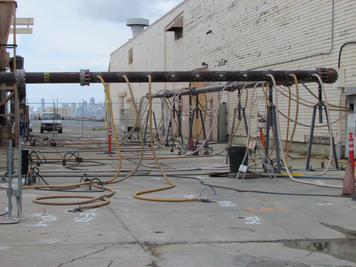 Cleaning up a toxic groundwater plume using&nbsp;heat