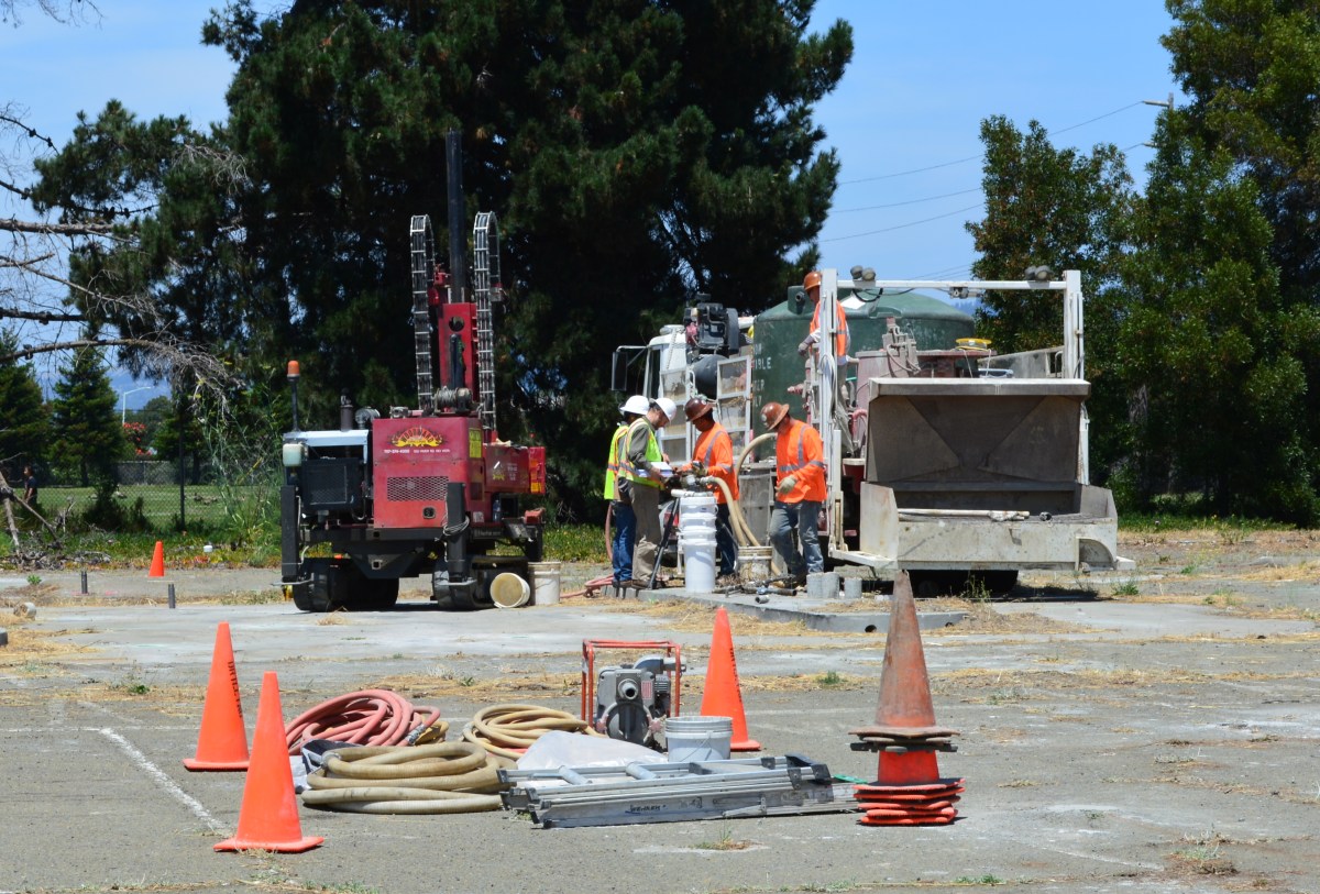 Navy cleans long-gone gas&nbsp;stations
