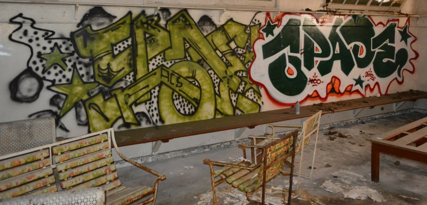 "Graffiti Cafe" Alameda Point