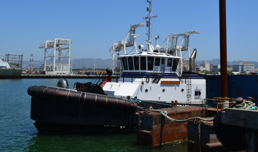 Starlight Marine Services tugboat at Alameda Landing wharf. 